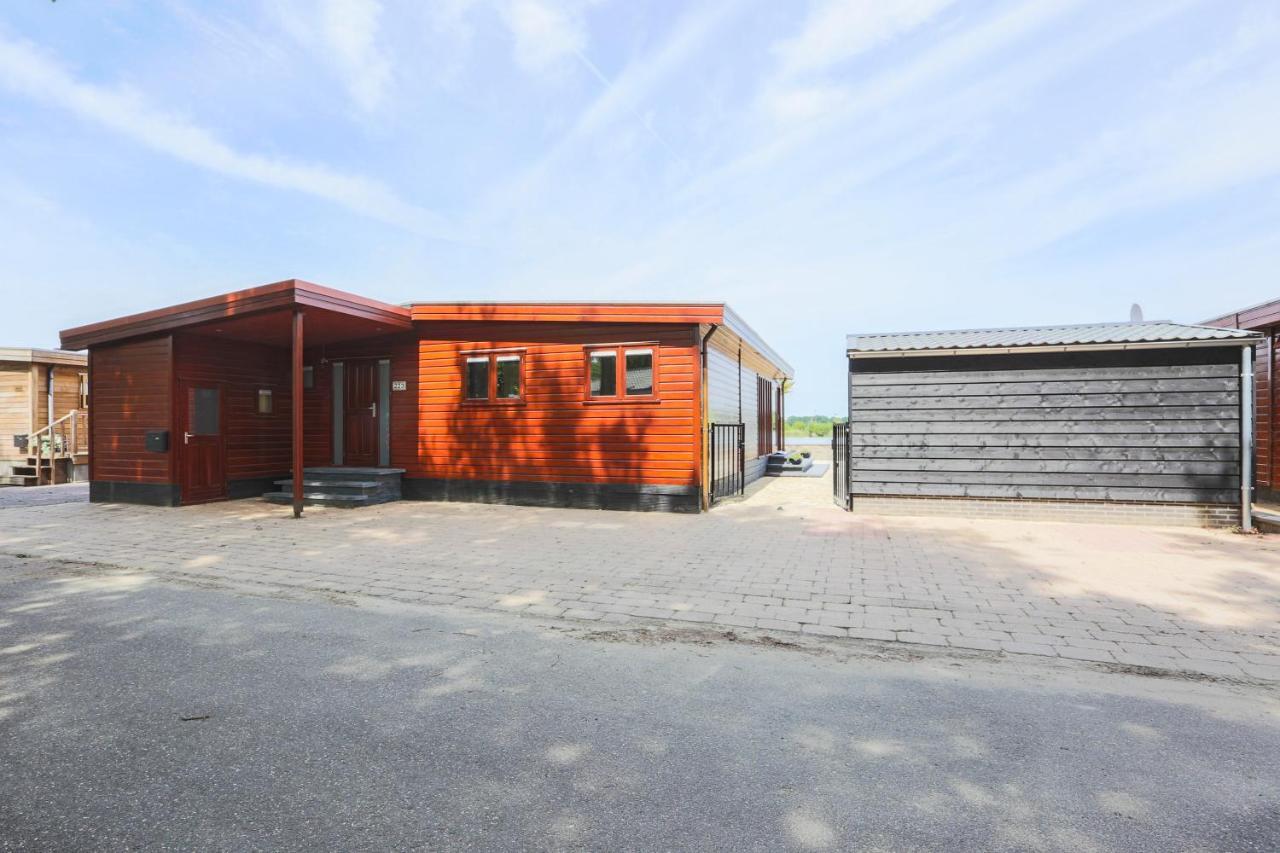 Beach House Erm Bagian luar foto